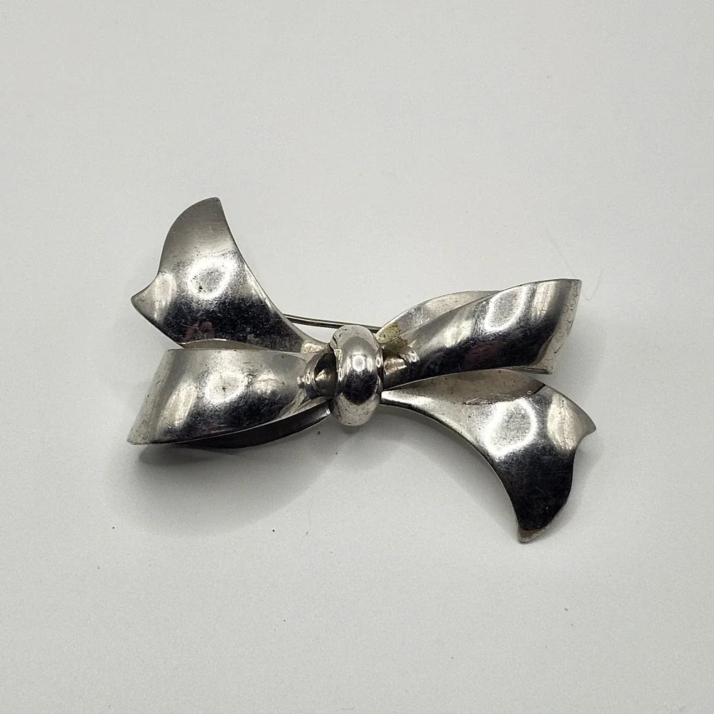 Vintage Silver Tone Bow Brooch Pin Large Ribbon Knot Statement Jewelry‎